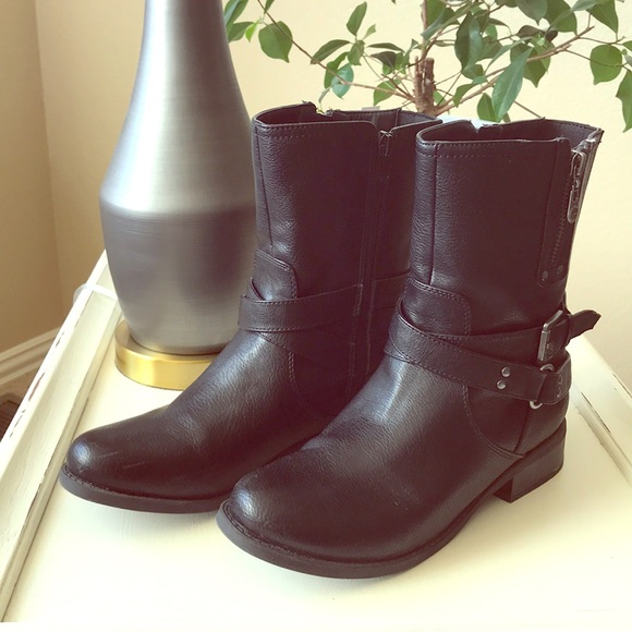 Mid Rise Boots - Picture 1 of 3